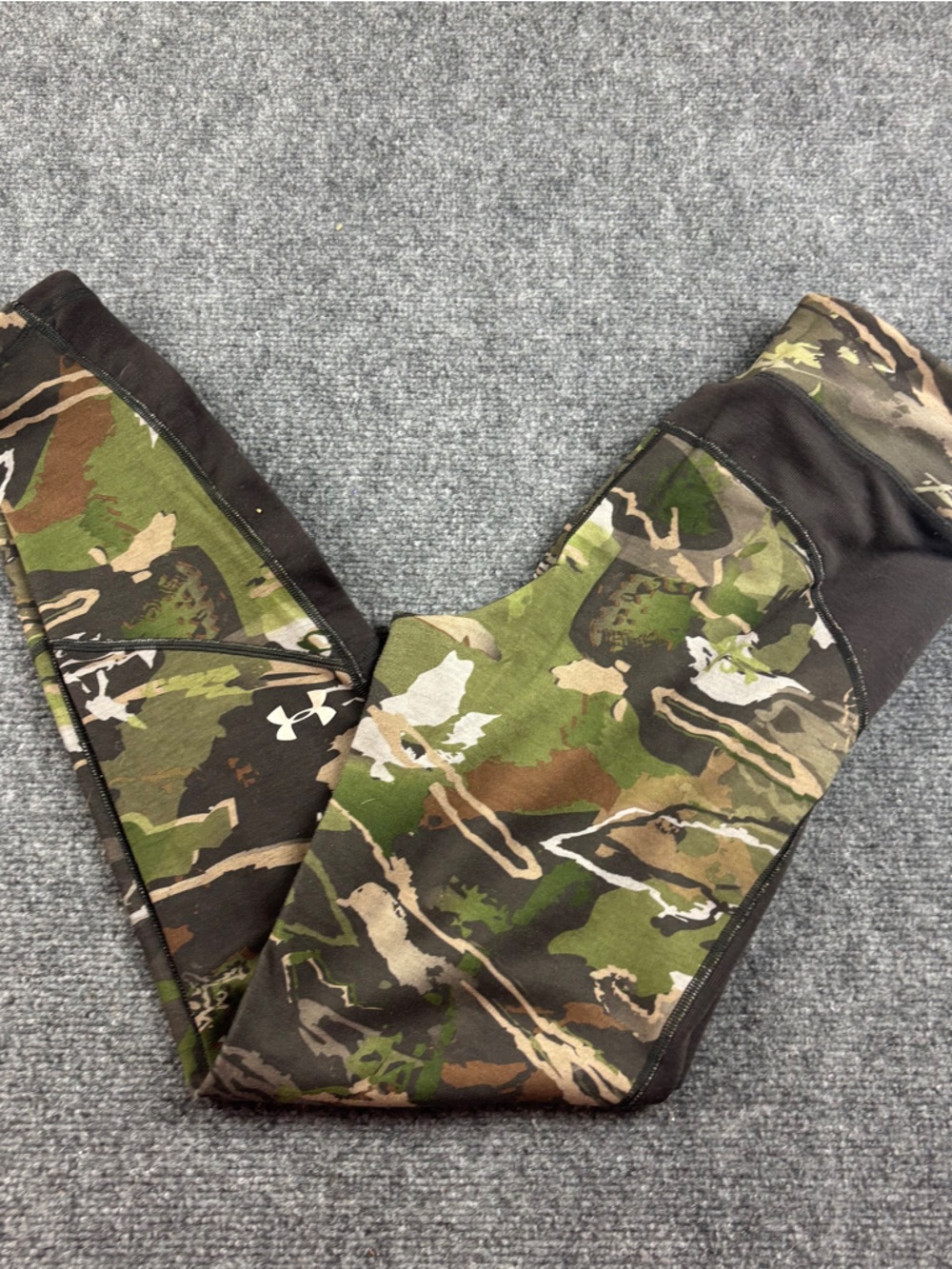 UNDER ARMOUR Women’s ColdGear Green Camouflage  Leggings size: Small